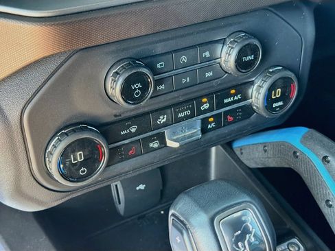 Used 2023 Ford Bronco Outer Banks w/ Sasquatch Package AWD/4WD image 18