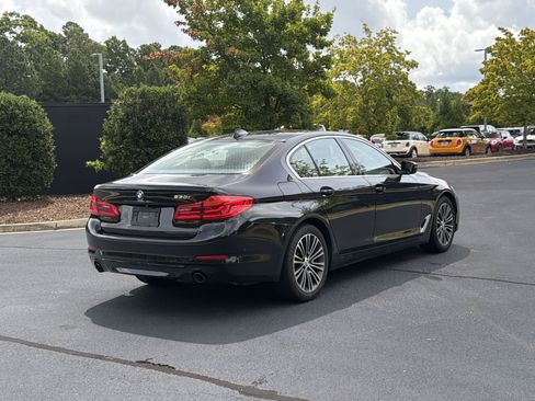 Used 2019 BMW 530i w/ Premium Package RWD image 3