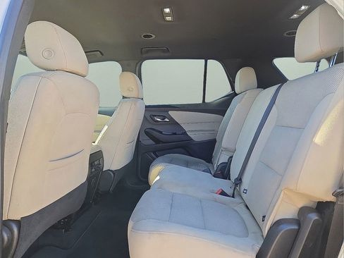 Used 2023 Chevrolet Traverse LS image 15