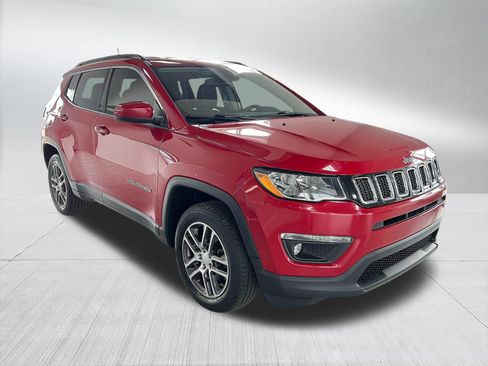 Used 2020 Jeep Compass Latitude w/ Cold Weather Group AWD/4WD image 3