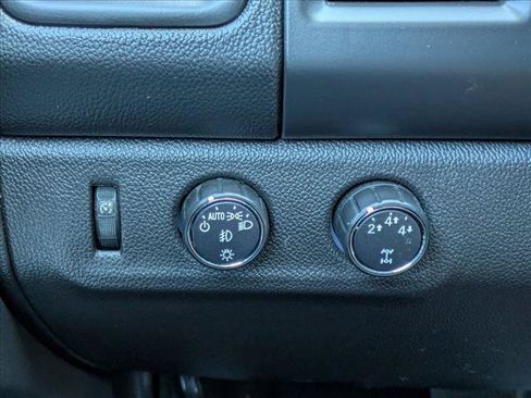 Used 2016 Chevrolet Colorado LT w/ Luxury Package, Chrome AWD/4WD image 16