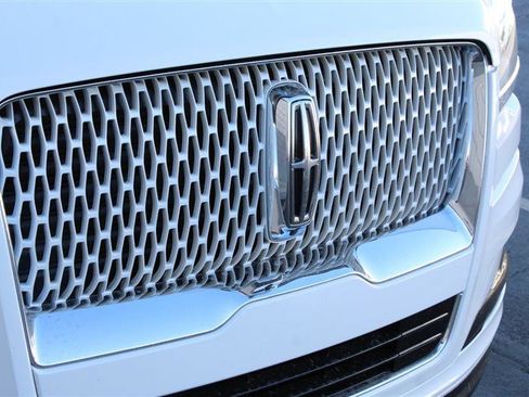 Used 2022 Lincoln Navigator Reserve image 42