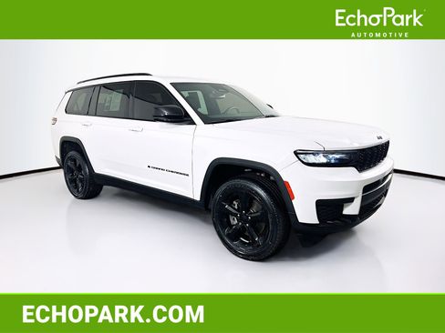 Used 2023 Jeep Grand Cherokee L Laredo image 1