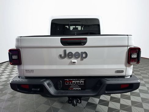 Used 2023 Jeep Gladiator Overland w/ LED Lighting Group AWD/4WD image 6