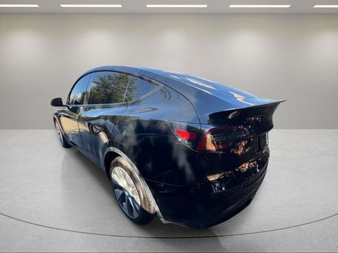Used 2022 Tesla Model Y Performance AWD/4WD image 24