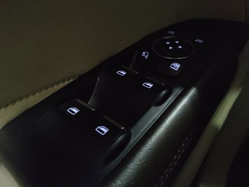 Used 2018 Lincoln MKC Select w/ Select Plus Package FWD image 27