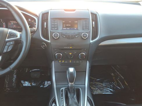 Used 2017 Ford Edge SEL w/ Class II Trailer Tow Package image 16