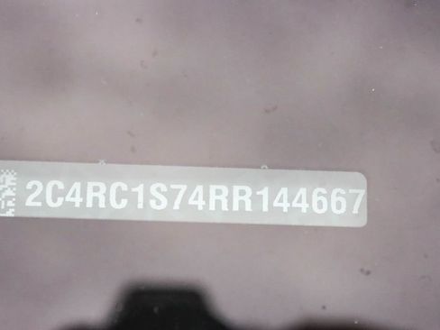 Used 2024 Chrysler Pacifica Select image 56