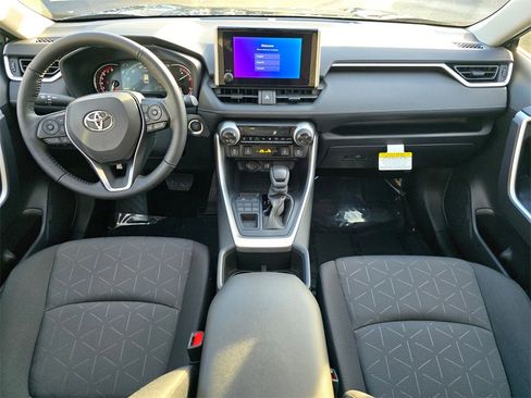 New 2025 Toyota RAV4 XLE image 18
