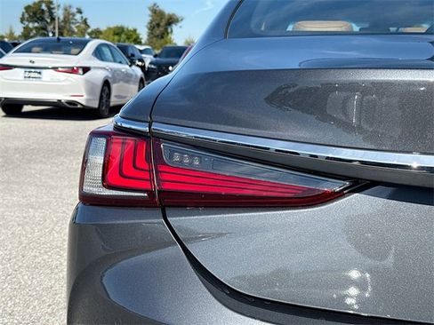 New 2025 Lexus ES 350 w/ Premium Package image 10