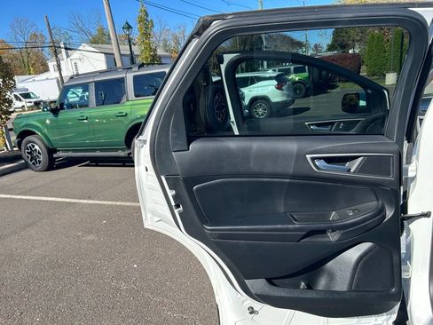 Certified 2022 Ford Edge SEL w/ Convenience Package image 18