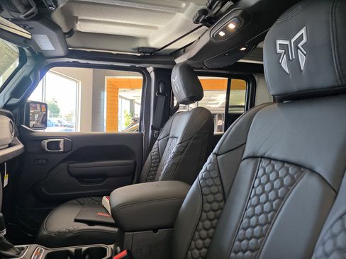 New 2026 Jeep Gladiator Sport AWD/4WD image 10