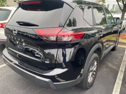 Used 2024 Nissan Rogue S AWD/4WD image 14