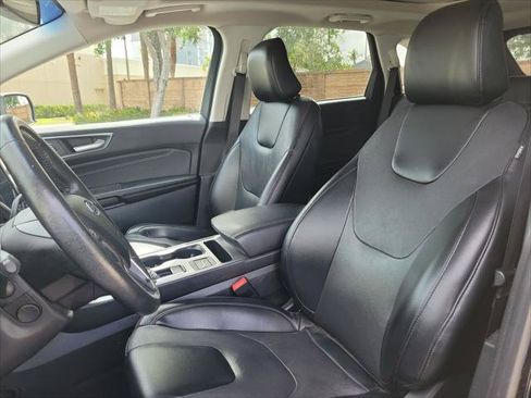 Used 2022 Ford Edge Titanium w/ Equipment Group 301A AWD/4WD image 18