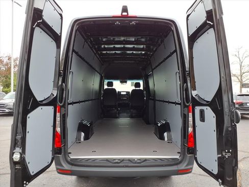 New 2025 Mercedes-Benz Sprinter 2500 image 4
