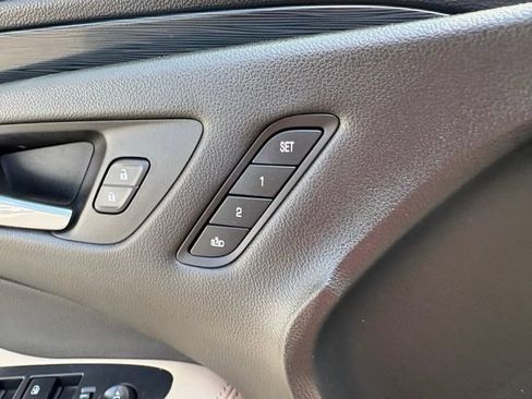 Used 2017 Buick Envision Essence FWD image 25