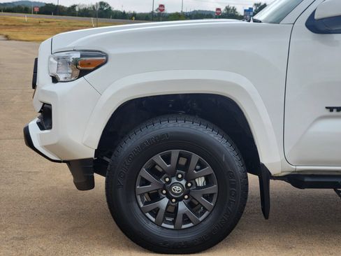 Used 2023 Toyota Tacoma SR5 RWD image 13