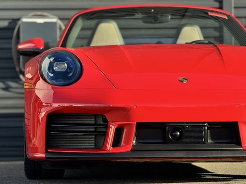 Certified 2025 Porsche 911 Carrera T RWD image 14