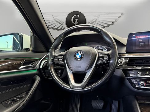 Used 2019 BMW 530i RWD image 12