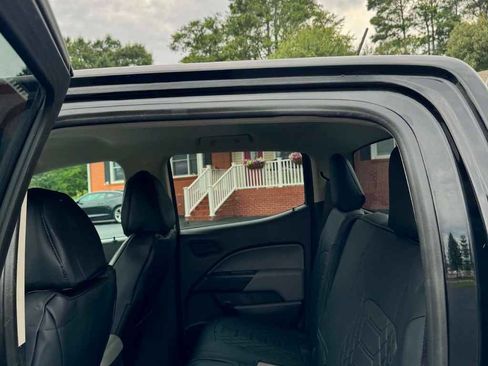 Used 2017 Chevrolet Colorado W/T w/ WT Convenience Package RWD image 10