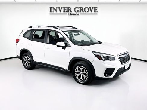 Used 2021 Subaru Forester Premium AWD/4WD image 3