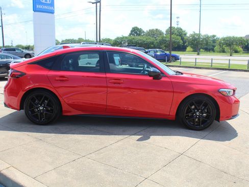 Used 2025 Honda Civic Sport image 4