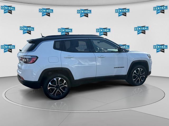 Used 2023 Jeep Compass Limited w/ Sun and Sound Group AWD/4WD image 6