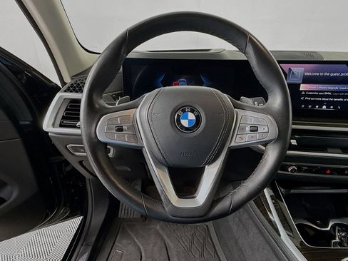 Used 2024 BMW X7 xDrive40i w/ Premium Package AWD/4WD image 11