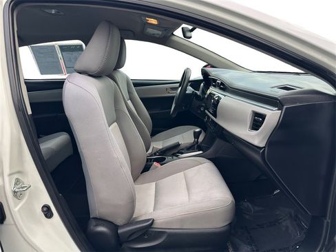 Used 2015 Toyota Corolla LE image 16