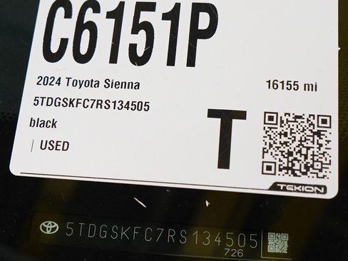 Used 2024 Toyota Sienna Limited AWD/4WD image 34