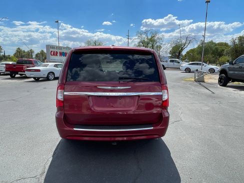 Used 2012 Chrysler Town & Country Touring w/ Entertainment Group #1 image 4