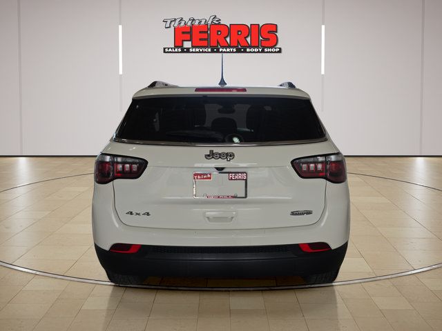 Used 2019 Jeep Compass Latitude w/ Cold Weather Group AWD/4WD image 4