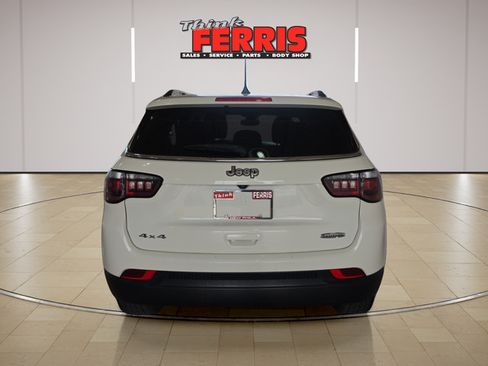 Used 2019 Jeep Compass Latitude w/ Cold Weather Group AWD/4WD image 4