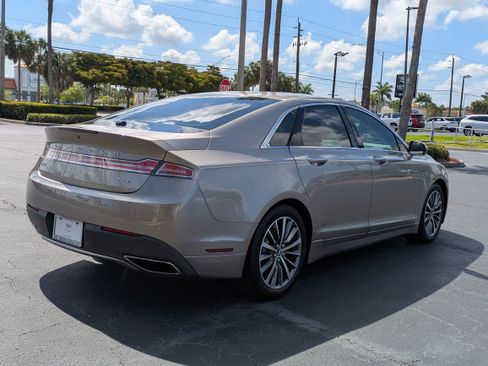 Used 2018 Lincoln MKZ Select w/ Select Plus Package FWD image 6