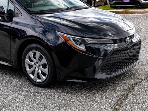 Used 2021 Toyota Corolla LE FWD image 9