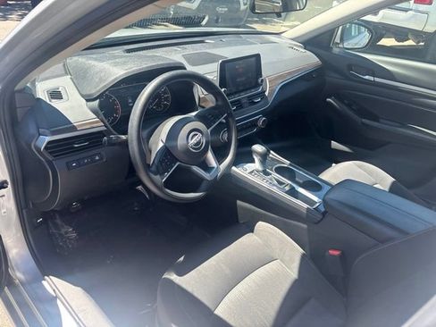 Used 2023 Nissan Altima 2.5 SV FWD image 10
