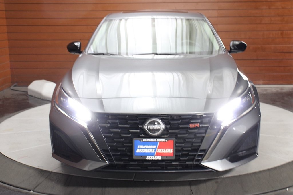 Used 2023 Nissan Altima 2.5 SR w/ SR Premium Package FWD image 4