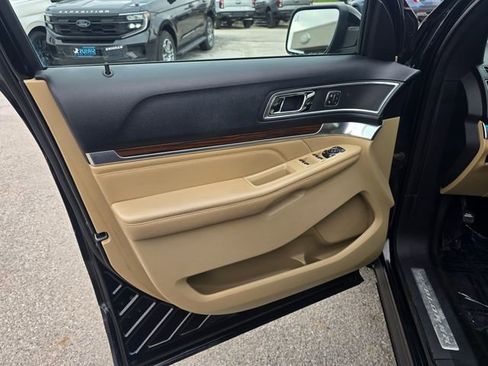 Used 2016 Ford Explorer Limited w/ Equipment Group 301A image 9