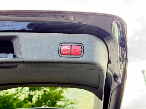 Used 2015 Mercedes-Benz ML 350 ML350 4MATIC w/ Premium 1 Package image 34