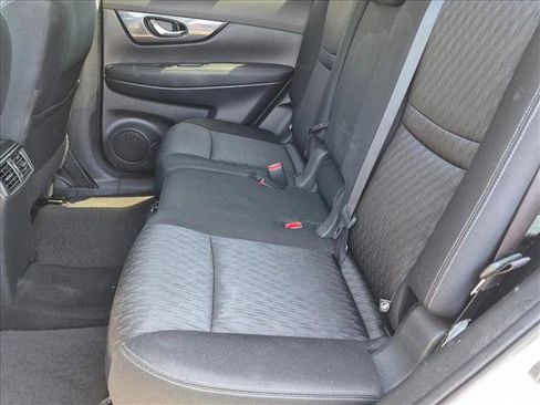 Used 2020 Nissan Rogue SV FWD image 17