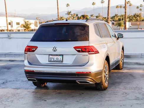 Used 2020 Volkswagen Tiguan SE w/ Panoramic Sunroof Package AWD/4WD image 9