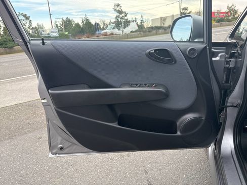 Used 2008 Honda Fit Sport image 28
