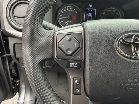 Certified 2022 Toyota Tacoma TRD Sport image 30