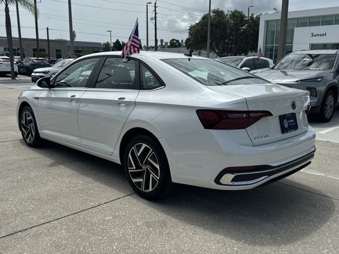 Certified 2023 Volkswagen Jetta SEL FWD image 6