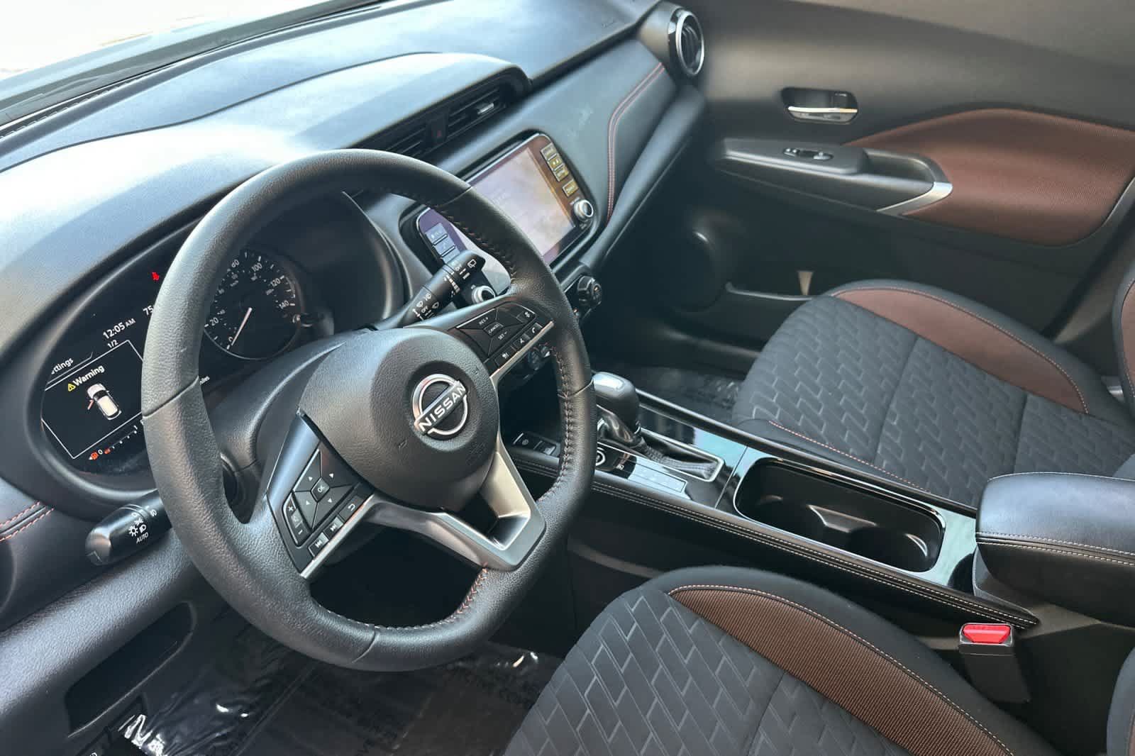 Used 2023 Nissan Kicks SR w/ Interior Electronics Package FWD image 9