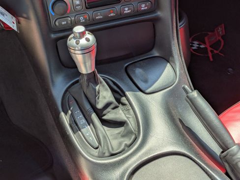 Used 1999 Chevrolet Corvette Coupe w/ Memory Pkg image 17