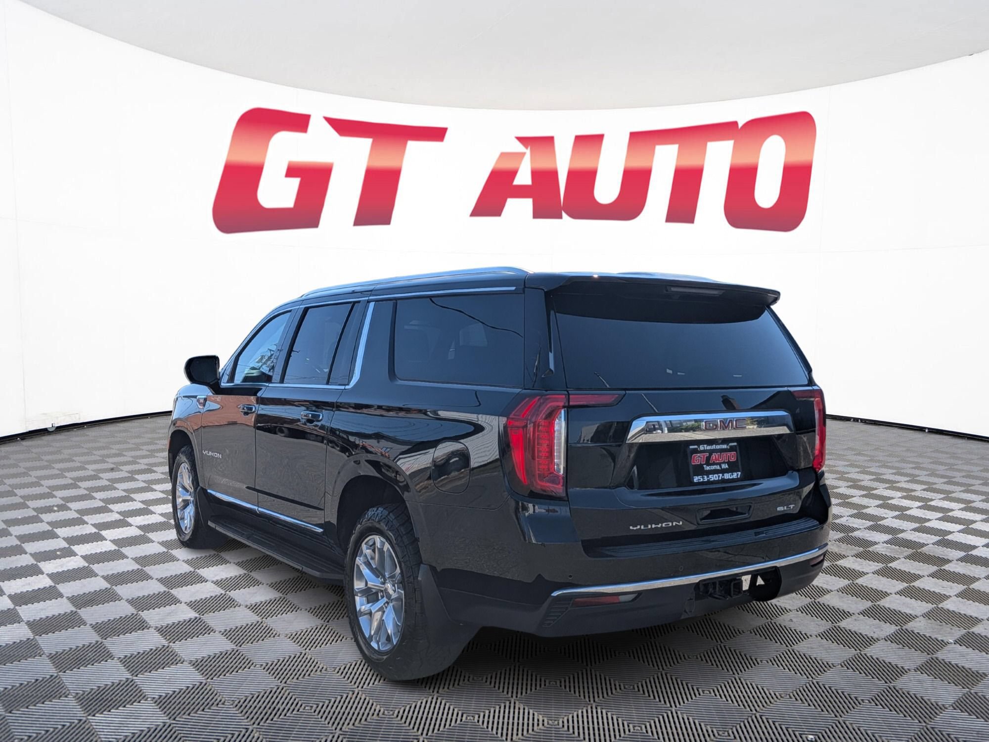 Used 2022 GMC Yukon XL SLT AWD/4WD image 3