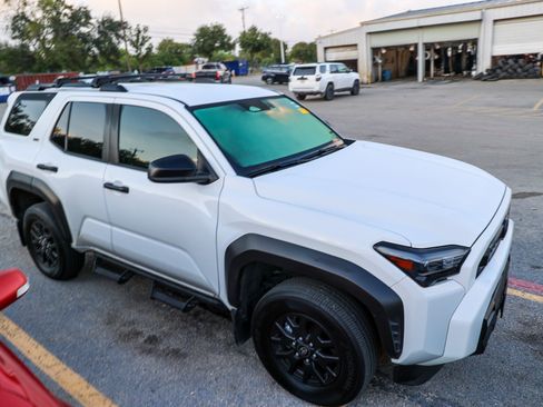 Used 2025 Toyota 4Runner SR5 AWD/4WD image 6