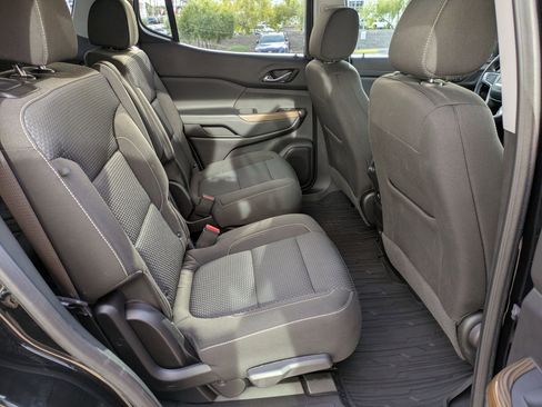 Certified 2023 GMC Acadia SLE w/ Driver Convenience Package image 19