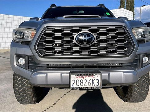 Used 2016 Toyota Tacoma TRD Sport image 30